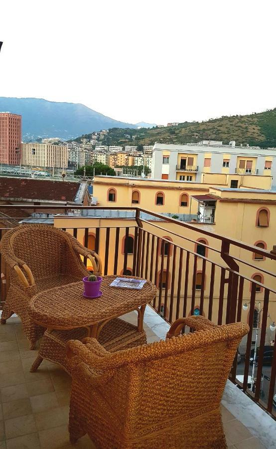 B&B In Centro 33 ซาแลร์โน ภายนอก รูปภาพ