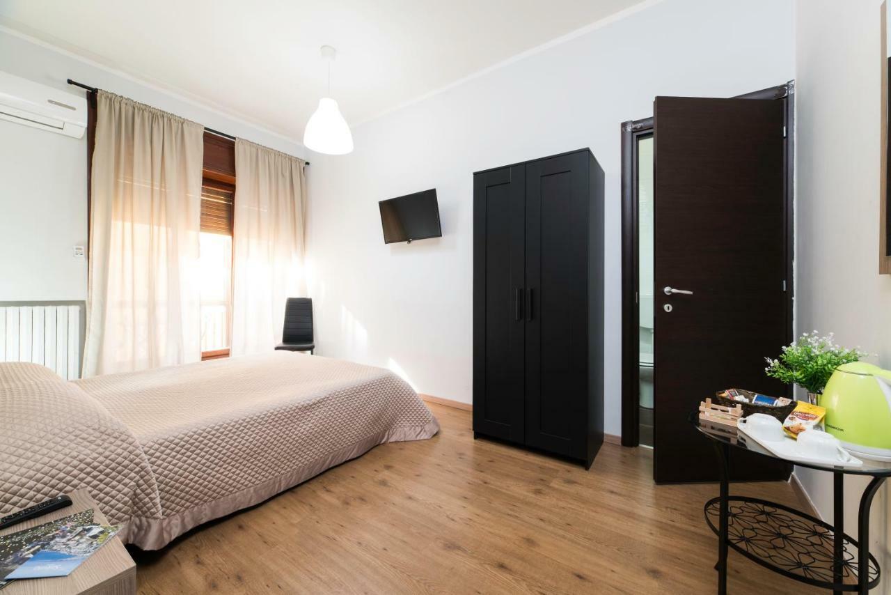 B&B In Centro 33 ซาแลร์โน ภายนอก รูปภาพ